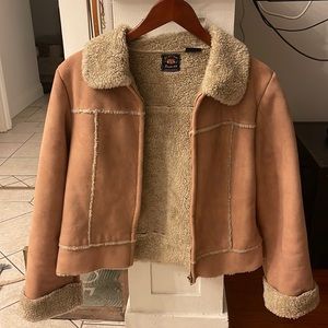 Beautiful classic warm and cozy jacket, vintage looking in great conditions.